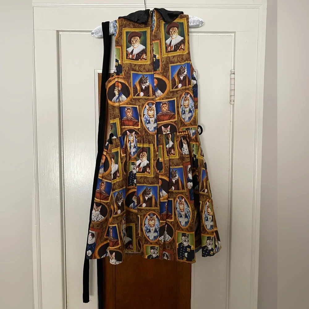 Retrolicious Renaissance Cats Dress - Picture 2 of 4